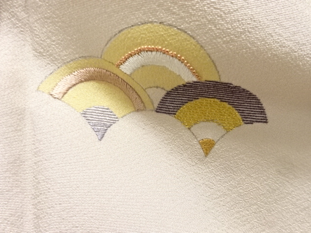  未使用品　下司喜三子作　青海波模様刺繍一つ紋訪問着